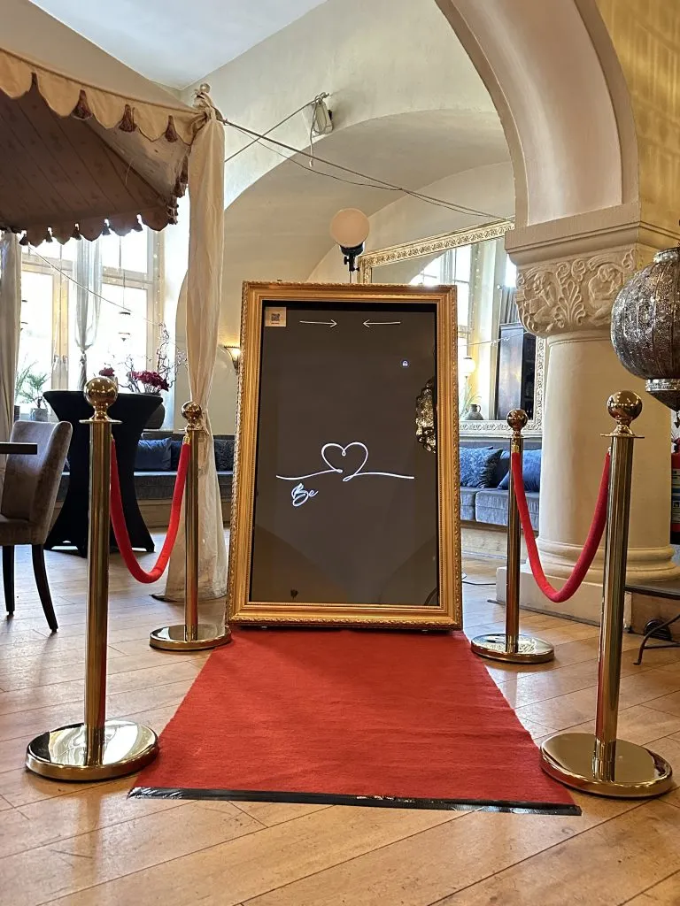 Fotospiegel – Eventlocation: Roter Teppich inklusive