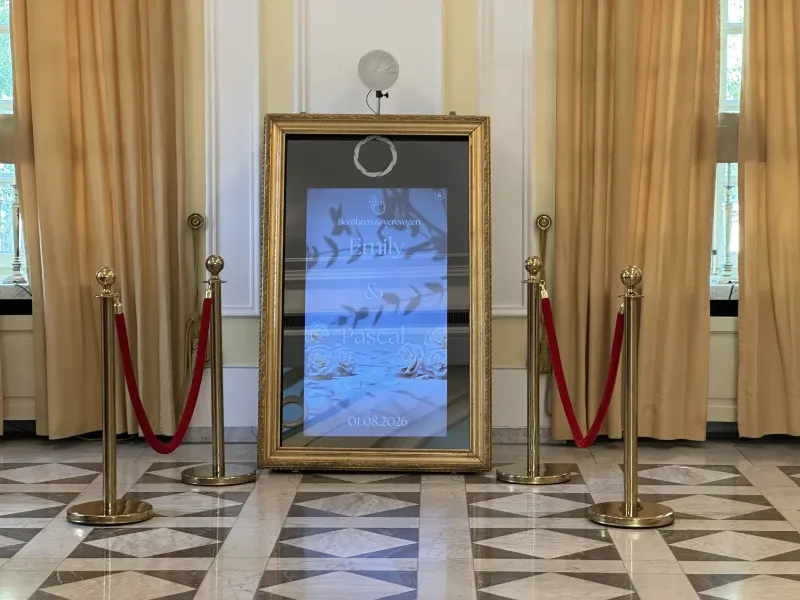 Fotospiegel – Hotel: Edler Auftritt im Foyer